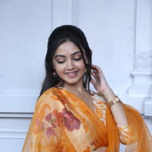 Actress Divyani Mondal Looks Elegant In Traditional Outfit