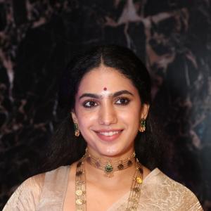 Deepa Thomas Makes a Stylish Red Carpet Appearance