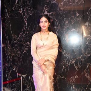 Deepa Thomas Makes a Stylish Red Carpet Appearance