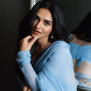 Kayadu Lohar Defines Elegance in a Dreamy Blue Saree