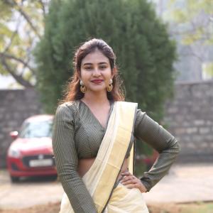 Graceful Actress Yashna Muthuluri in Classic Indian Attire