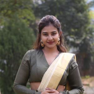 Graceful Actress Yashna Muthuluri in Classic Indian Attire