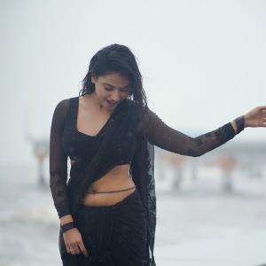 Prisha Singh’s Black Saree Look Blends Grace and Style
