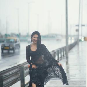 Prisha Singh’s Black Saree Look Blends Grace and Style