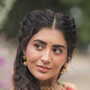 Rashi Singh Charms in a Beautiful Floral Saree