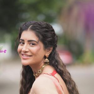 Rashi Singh Charms in a Beautiful Floral Saree