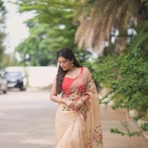 Rashi Singh Charms in a Beautiful Floral Saree