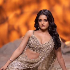 Riddhi Kumar Brings Modern Glamour to Traditional Style