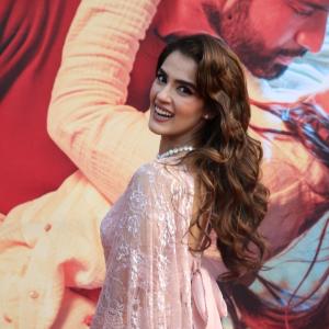 Kavya Thappar Looks Graceful in a Pastel Pink Saree