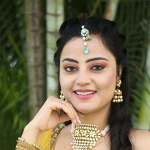 Meenakshi Jaiswal Glows in Traditional Jewellery and Yellow