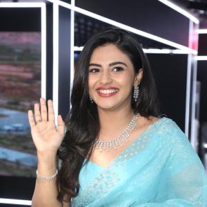 Actress Nayan Sarika Radiates Charm and Elegance in Blue Saree