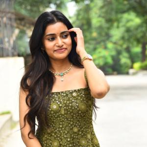 Tanmai Kushi Looks Radiant in Traditional Green Attire