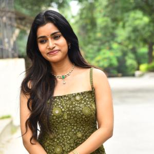 Tanmai Kushi Looks Radiant in Traditional Green Attire