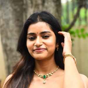 Tanmai Kushi Looks Radiant in Traditional Green Attire