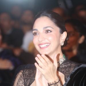 Kiara Advani’s Black Saree Look Steals the Spotlight