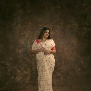 Aparna Balamurali Shines in an Elegant Ivory Saree