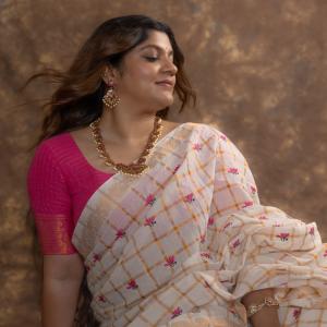Aparna Balamurali Shines in an Elegant Ivory Saree