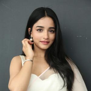 Visaka Dhiman Shines in an Elegant White Saree