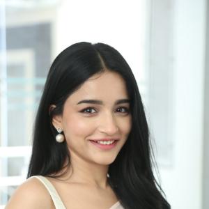 Visaka Dhiman Shines in an Elegant White Saree