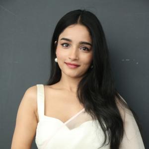 Visaka Dhiman Shines in an Elegant White Saree