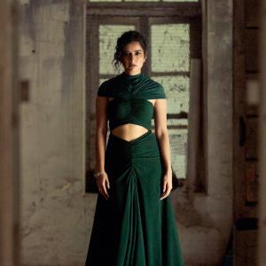 Ashika Ranganath’s Graceful Emerald Look Wins Attention