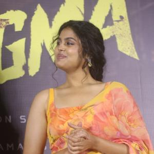 Faria Abdullah Looks Radiant in a Colourful Floral Saree