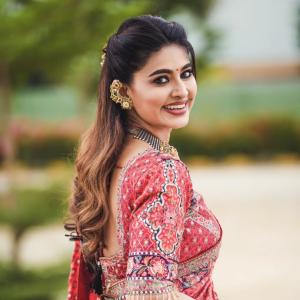 Sneha’s Traditional Look Blends Grace and Glamour