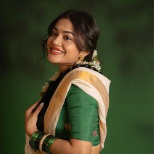 Payal Radhakrishna Pairs an Ivory Saree With Green