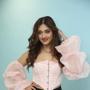 Trendy Pink Corset Look: Actress Gayathri Bharadwaj Stuns with Stylish Fashion