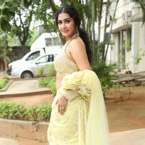 Farnaz Shetty Shines in an Elegant Embellished Look