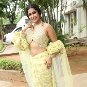 Farnaz Shetty Shines in an Elegant Embellished Look