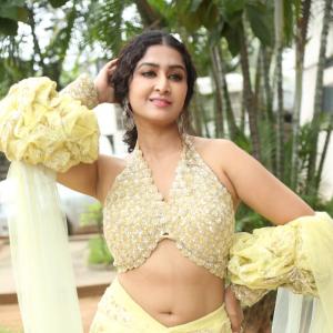 Farnaz Shetty Shines in an Elegant Embellished Look