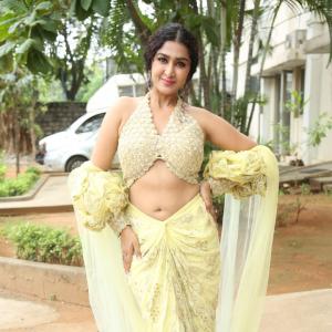 Farnaz Shetty Shines in an Elegant Embellished Look