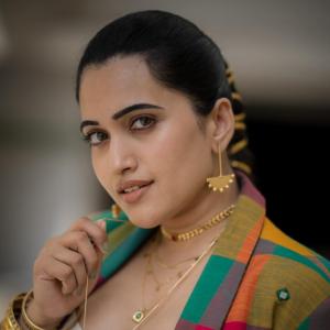Anchor Sravanthi Chokkarapu’s Modern Indo-Western Style