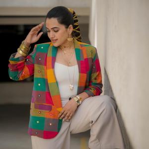 Anchor Sravanthi Chokkarapu’s Modern Indo-Western Style