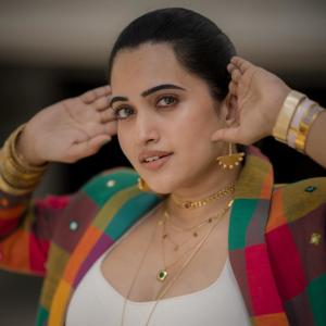 Anchor Sravanthi Chokkarapu’s Modern Indo-Western Style