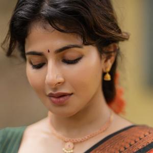 Ishwarya Menon’s Traditional Saree Look