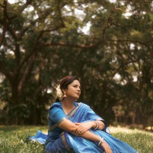 Nanditha Swetha Poses Amid Greenery in a Classic Saree