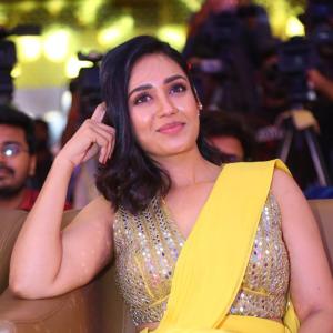 Nivetha Pethuraj Looks Radiant in Stylish Saree Photos