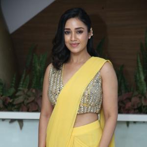 Nivetha Pethuraj Looks Radiant in Stylish Saree Photos