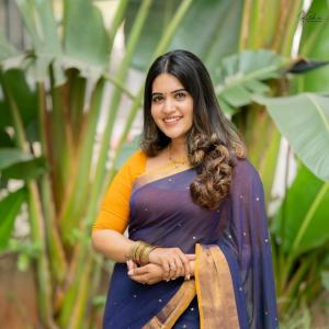 Classic Indian Style of Anchor Sravanthi Chokkarapu