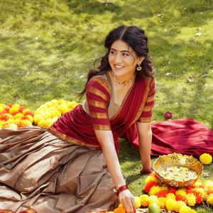 Traditional Elegance of Actress Rashi Singh in a Saree