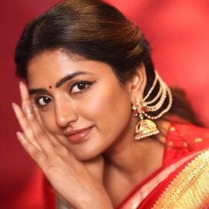 Traditional Elegance of Actress Eesha Rebba in Red Saree