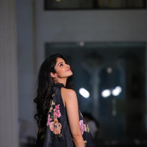 Modern Fashion of Actress Manasa Varanasi With Graceful Smile