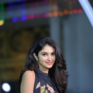 Modern Fashion of Actress Manasa Varanasi With Graceful Smile