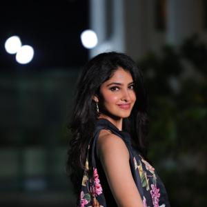 Modern Fashion of Actress Manasa Varanasi With Graceful Smile