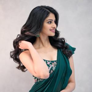 Actress Manasa Varanasi looks Elegant in Green Ruffled Saree