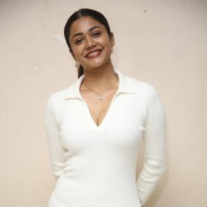 Stylish Look: Actress Payal Radhakrishnan In Minimalist Fashion