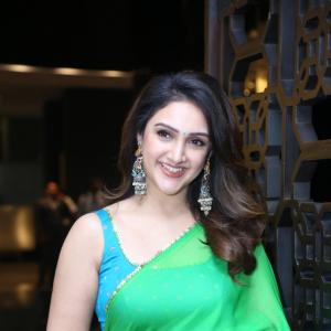 Evergreen Beauty Actress Sridevi Stuns In Green Saree