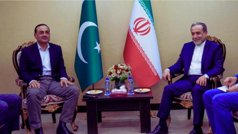 Middle East War Live: Pakistan Mediator Heads to Washington After Tehran Talks